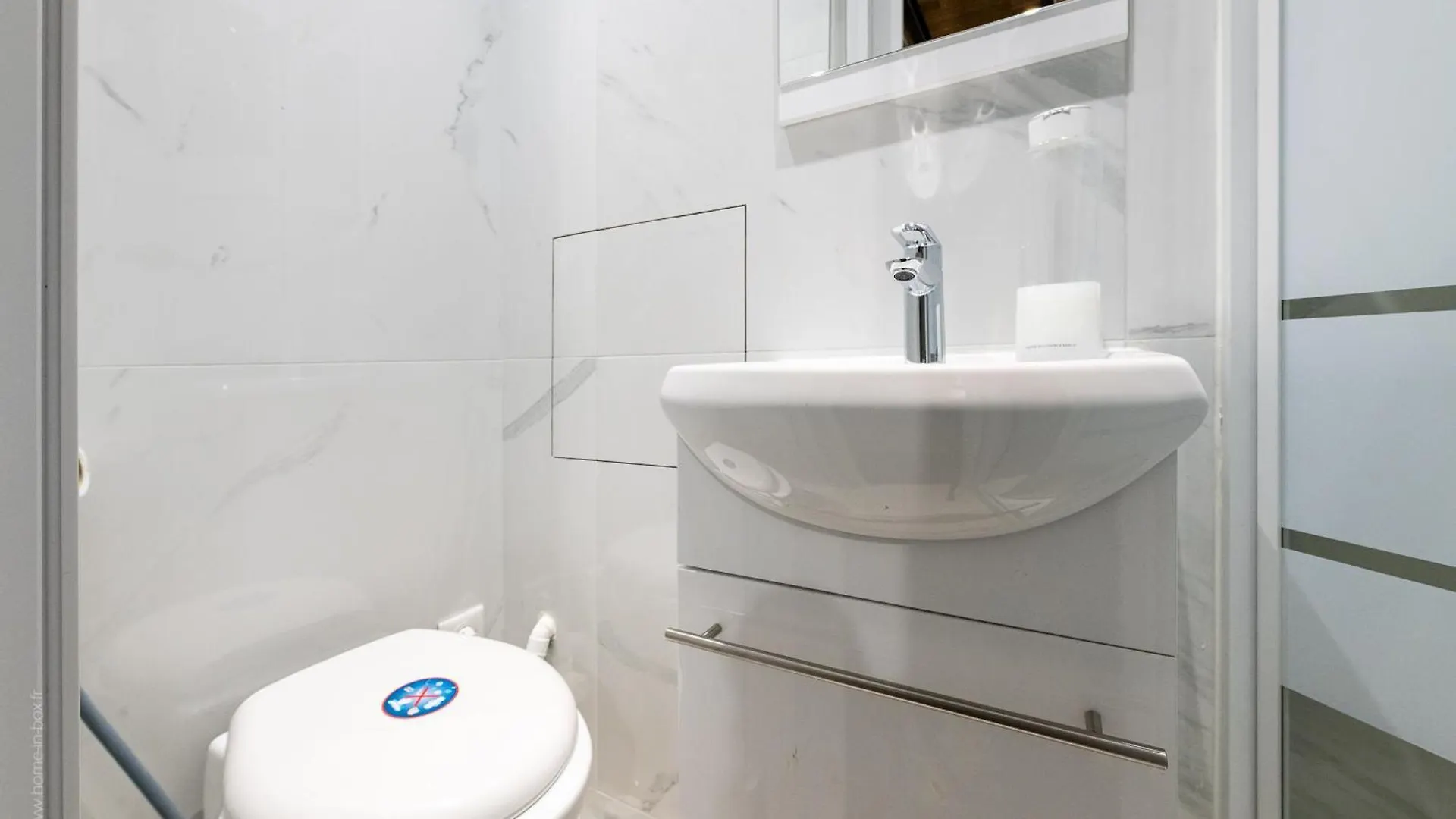 Apartment Ferienwohnung Superbe Studette Au Coeur De L'Ile Saint Louis - 1 Personne Paris