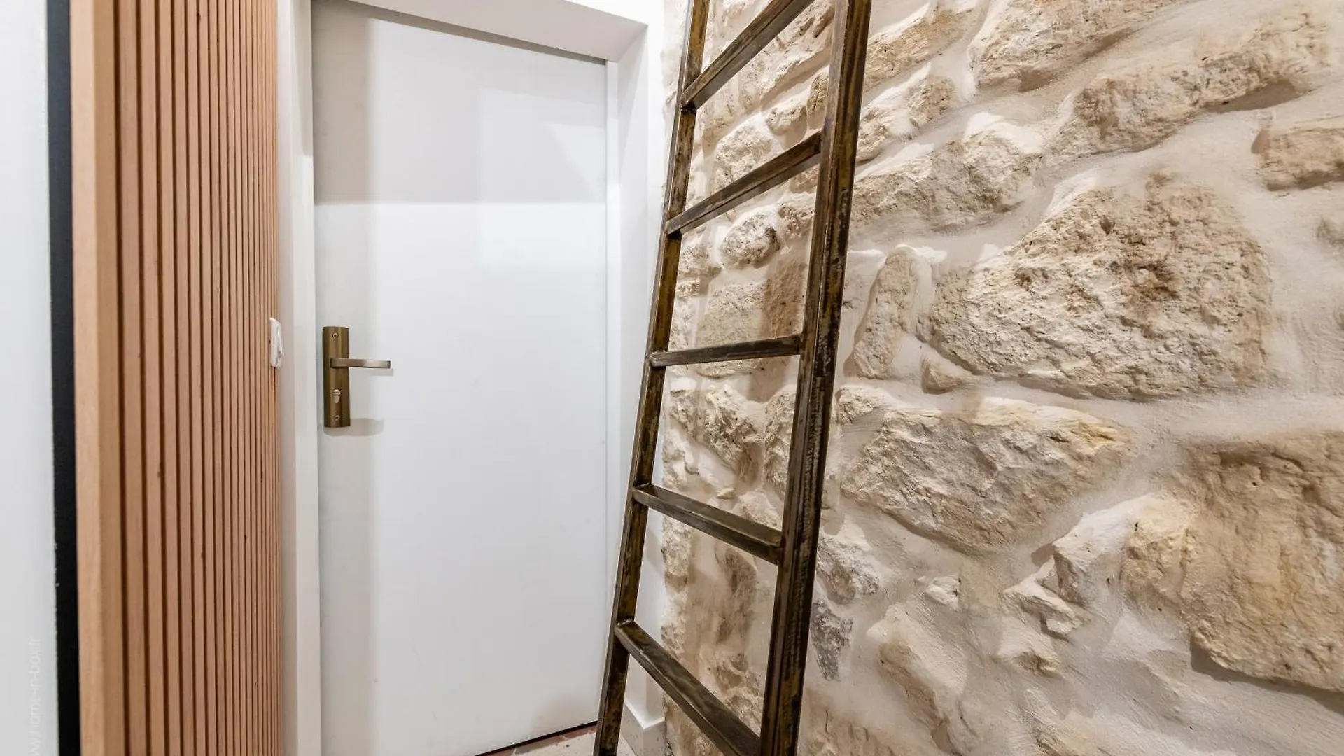 Apartment Ferienwohnung Superbe Studette Au Coeur De L'Ile Saint Louis - 1 Personne Paris